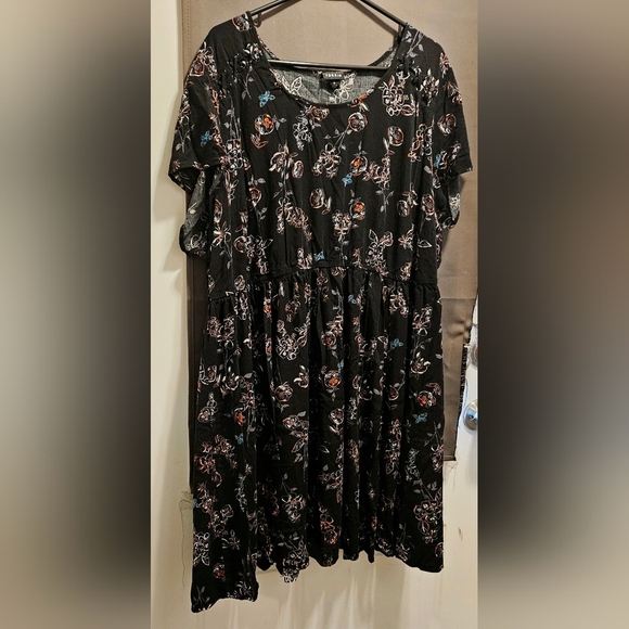 Torrid Plus Size Dress 4x Multi-Color Floral Print Challis Lace Up Short Sleeve - Picture 6 of 13
